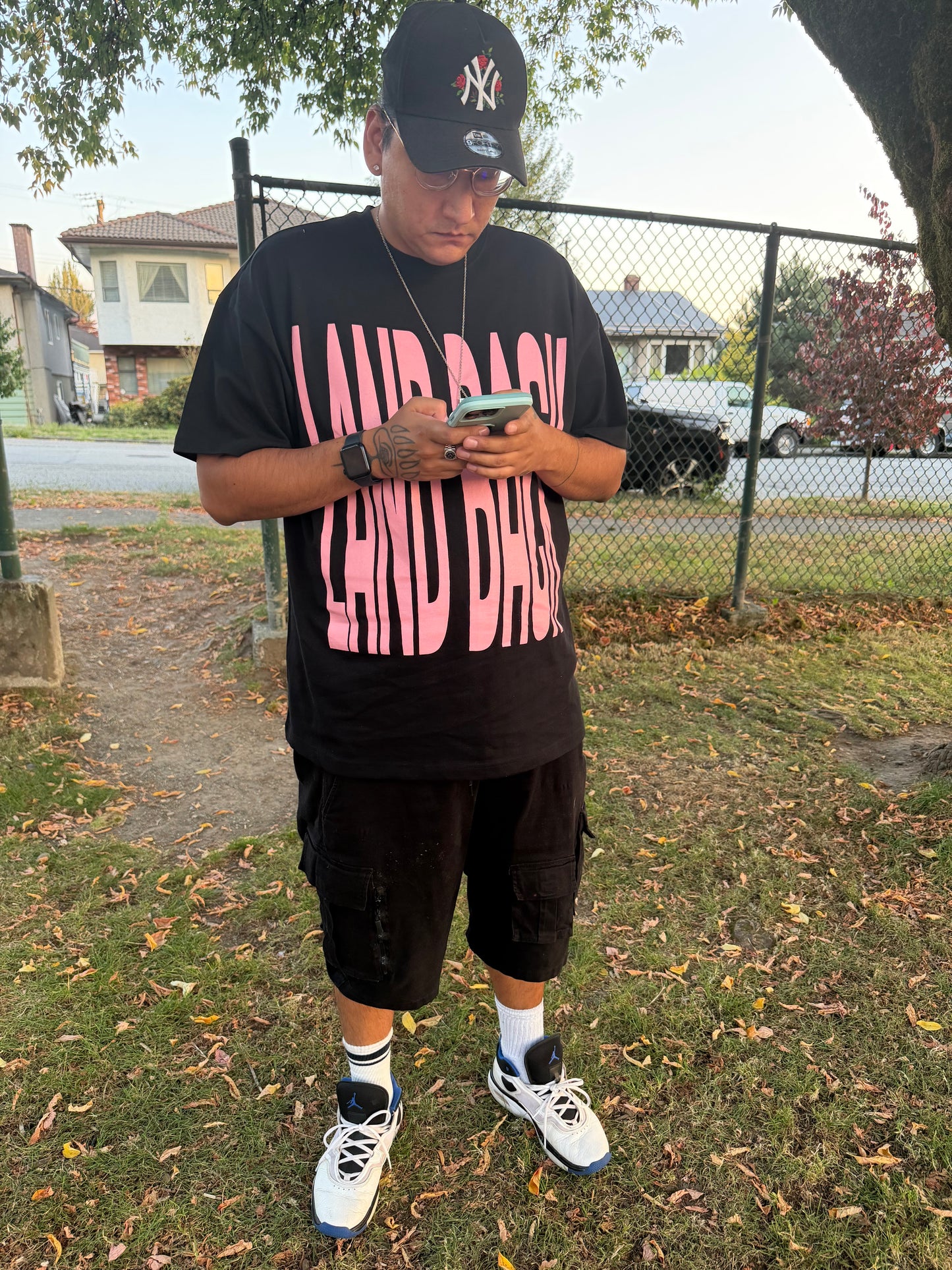 LAND BACK TEE.